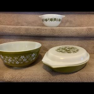 Pyrex Spring Blossom (1972-1978) 441, 403 and 043